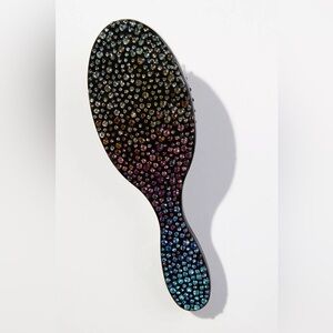 Anthropologie BAUBLEBAR SPARKLE HAIR BRUSH
Style No.  98059488 Color:  BLACK
